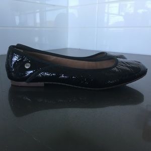 UGG W Antora II Black Patent Ballet Flats Size 7